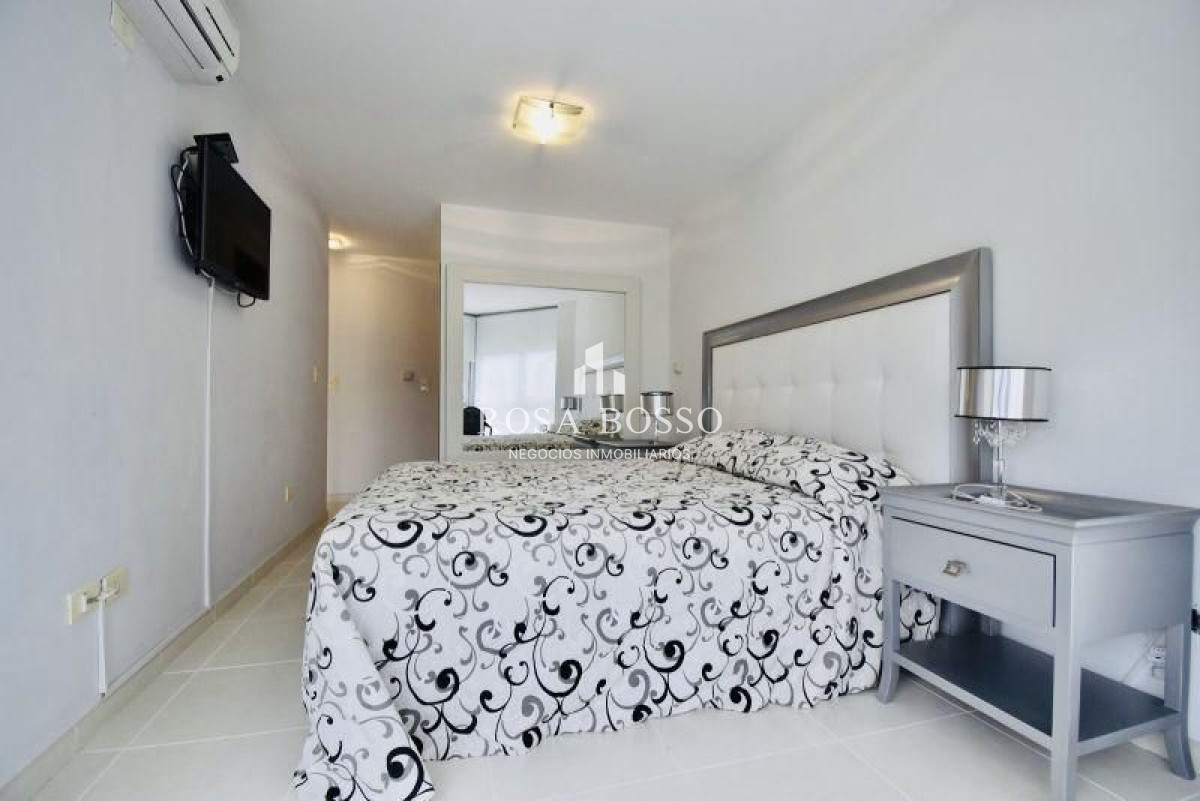Apartamento ID.7999 - Apartamento en venta Playa Mansa 3 dormitorios SEASONS