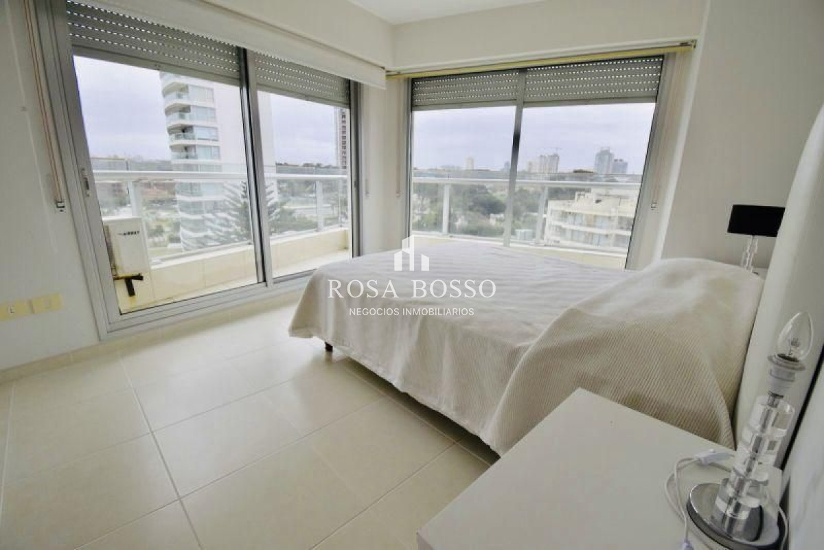 Apartamento ID.7999 - Apartamento en venta Playa Mansa 3 dormitorios SEASONS