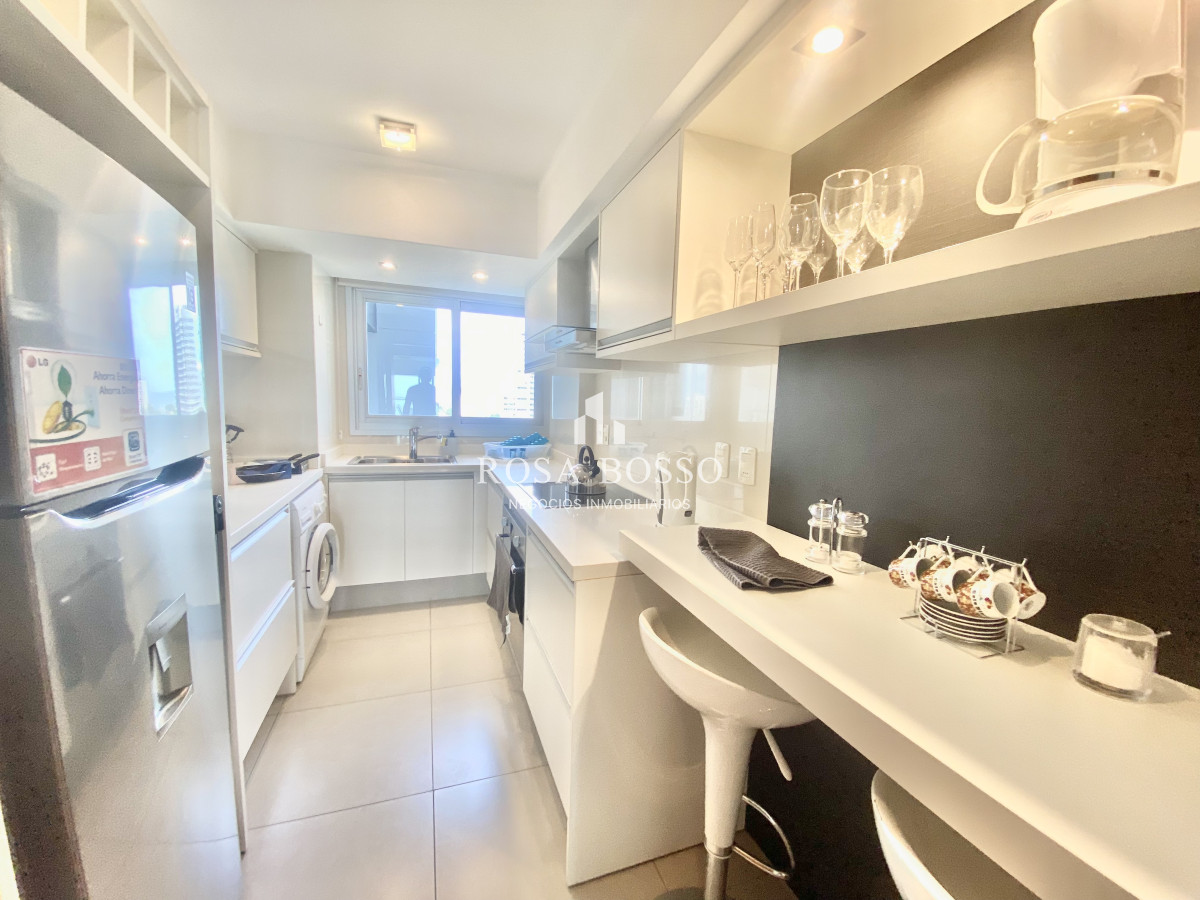 Apartamento ID.7998 - Apartamento en venta Playa Mansa 2 dormitorios MIAMI BOOULEVARD