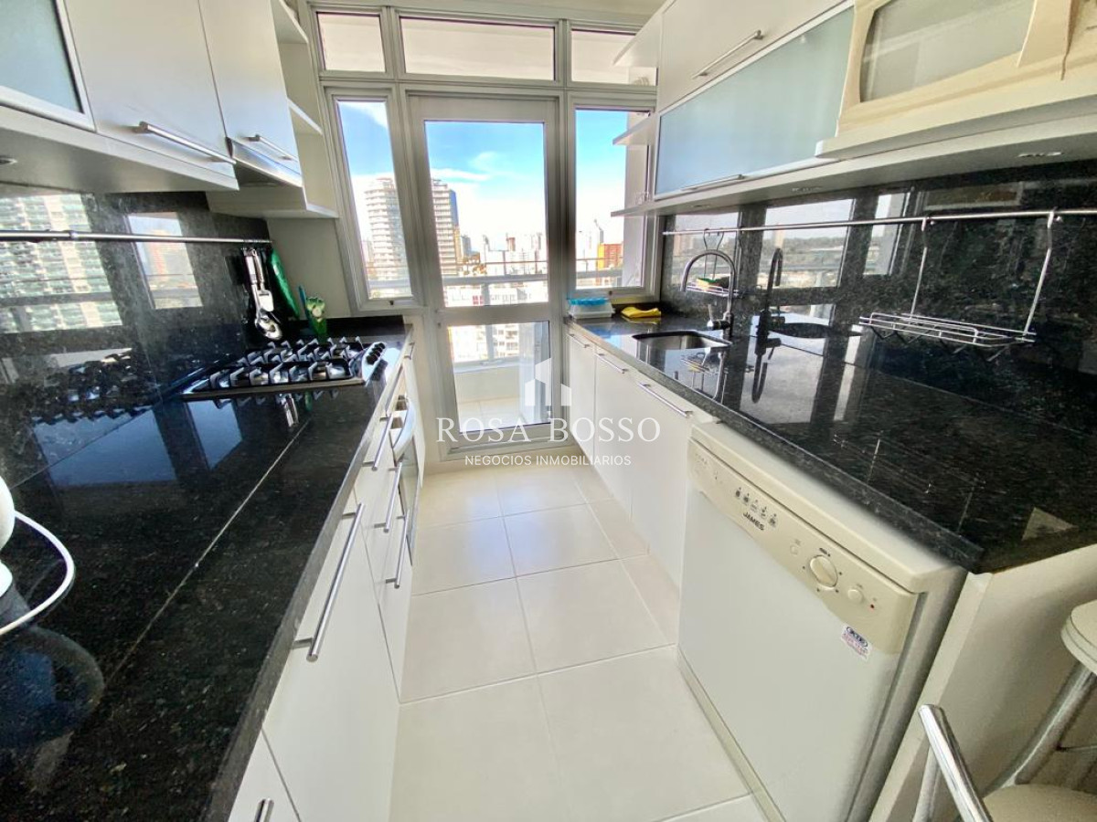 Apartamento ID.7992 - Apartamento en alquiler temporario Playa Mansa 2 dormitorios SEASON TOWER