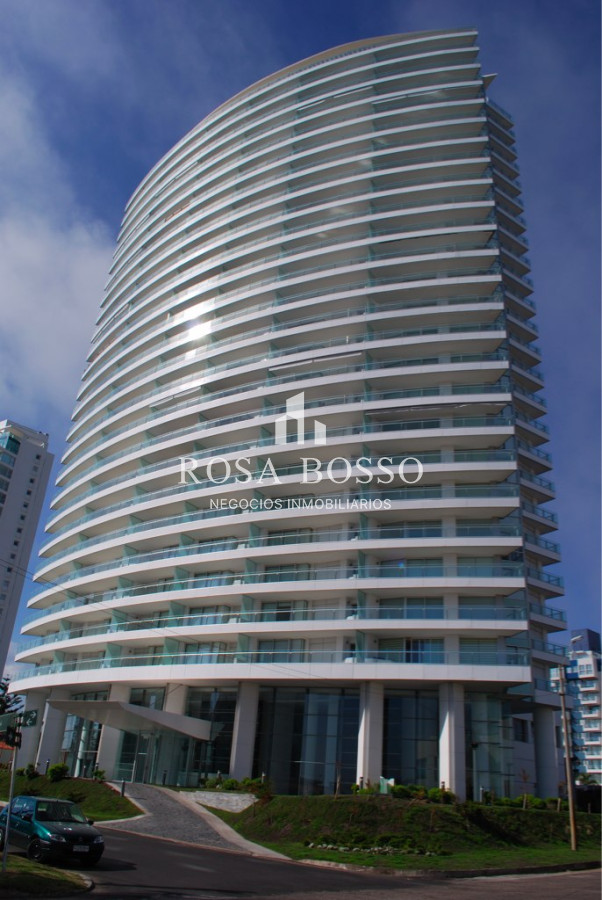 Apartamento ID.7992 - Apartamento en alquiler temporario Playa Mansa 2 dormitorios SEASON TOWER