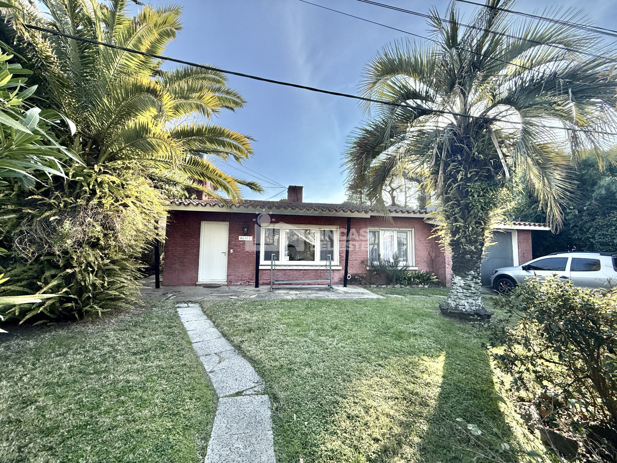 Casa ID.2629/OPORTUNIDAD-CASA-EN-PLAYA-MANSA-EN-4-DORMITORIOS-ZONA-CON-POTENCIAL-COMERCIAL - OPORTUNIDAD CASA EN PLAYA MANSA EN 4 DORMITORIOS ZONA CON POTENCIAL COMERCIAL