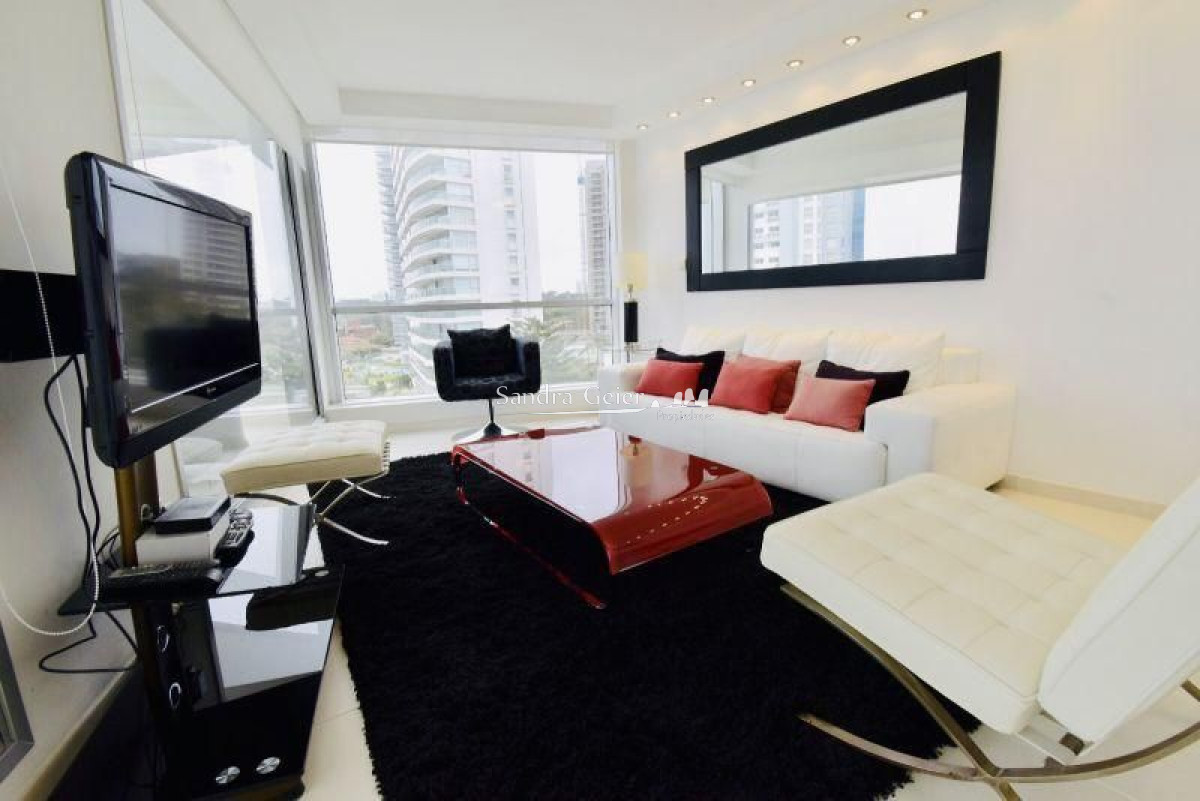 Apartamento ID.2157 - Seasons tower Apartamento en venta Playa Mansa 3 dormitorios SEASONS