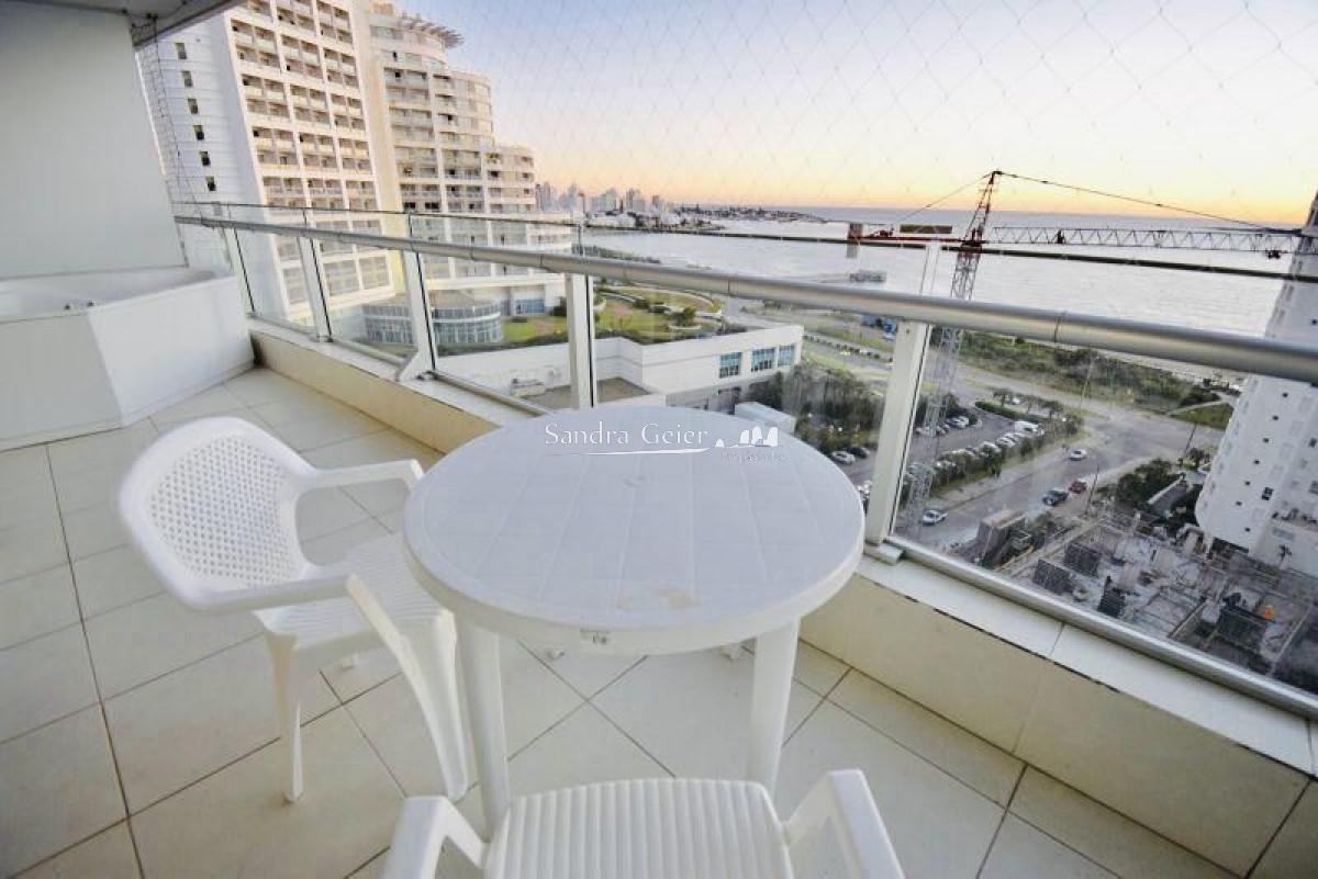 Apartamento ID.1917 - Apartamento en venta Playa Mansa 2 dormitorios