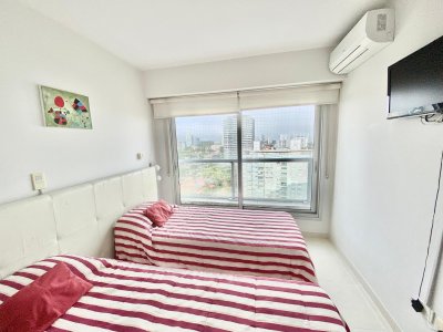 Apartamento ID.1917 - Apartamento en venta Playa Mansa 2 dormitorios