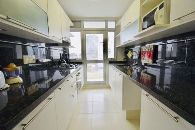 Apartamento ID.2157 - Seasons tower Apartamento en venta Playa Mansa 3 dormitorios SEASONS