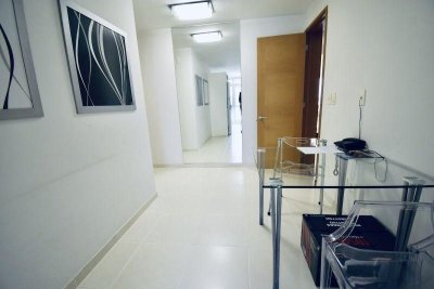 Apartamento ID.2157 - Seasons tower Apartamento en venta Playa Mansa 3 dormitorios SEASONS