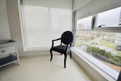 Apartamento ID.2157 - Seasons tower Apartamento en venta Playa Mansa 3 dormitorios SEASONS