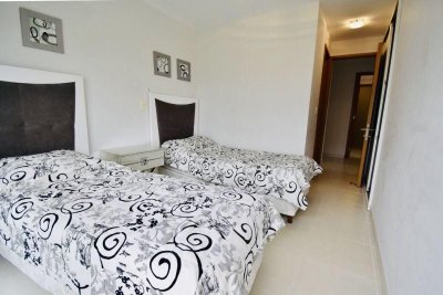 Apartamento ID.2157 - Seasons tower Apartamento en venta Playa Mansa 3 dormitorios SEASONS