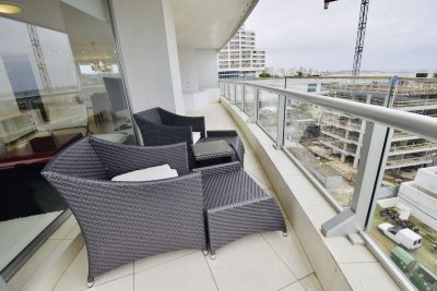 Apartamento ID.2157 - Seasons tower Apartamento en venta Playa Mansa 3 dormitorios SEASONS