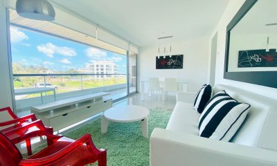 Venta y alquiler de apartamento de  2 DORMITORIOS en Pinares, Punta del Este