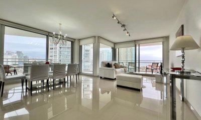 Mansa, apartamento de 3 dormitorios más dependencia