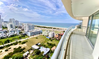 Apartamento en Brava, 3 dormitorios más dependencia
