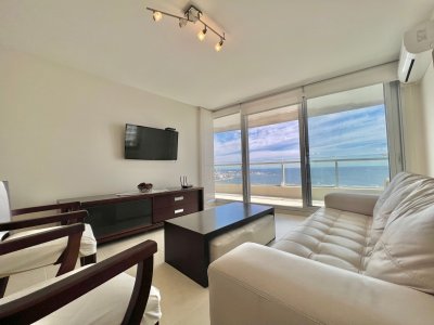 Apartamento en alquiler temporario Playa Mansa 2 dormitorios SEASONS TOWER