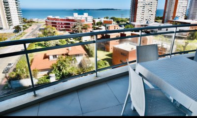 Apartamento en venta Playa Mansa 3 dormitorios