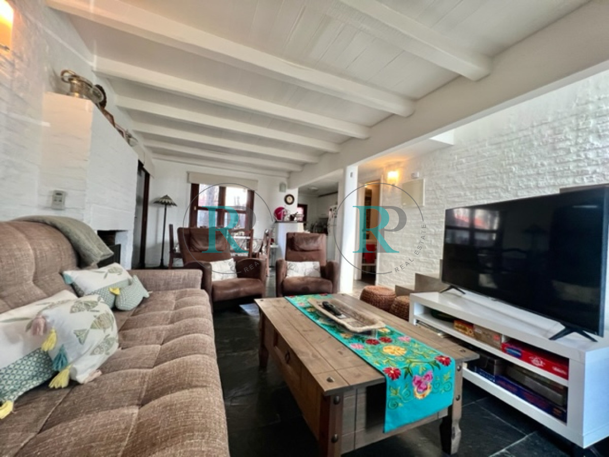 Casa ID.1106 - Duplex en Parque Pinares 