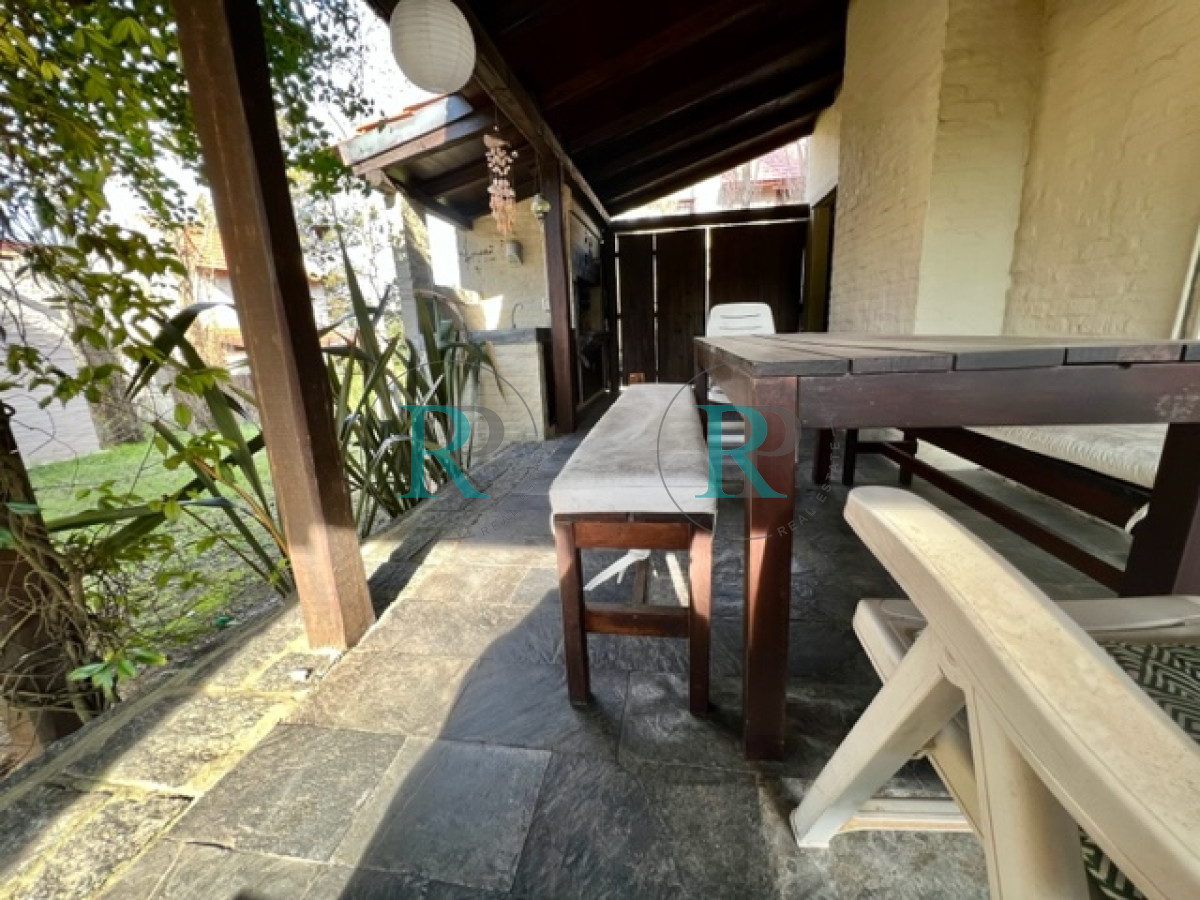 Casa ID.1106 - Duplex en Parque Pinares 
