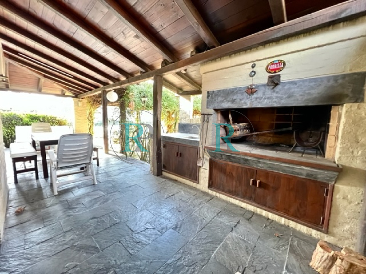 Casa ID.1106 - Duplex en Parque Pinares 
