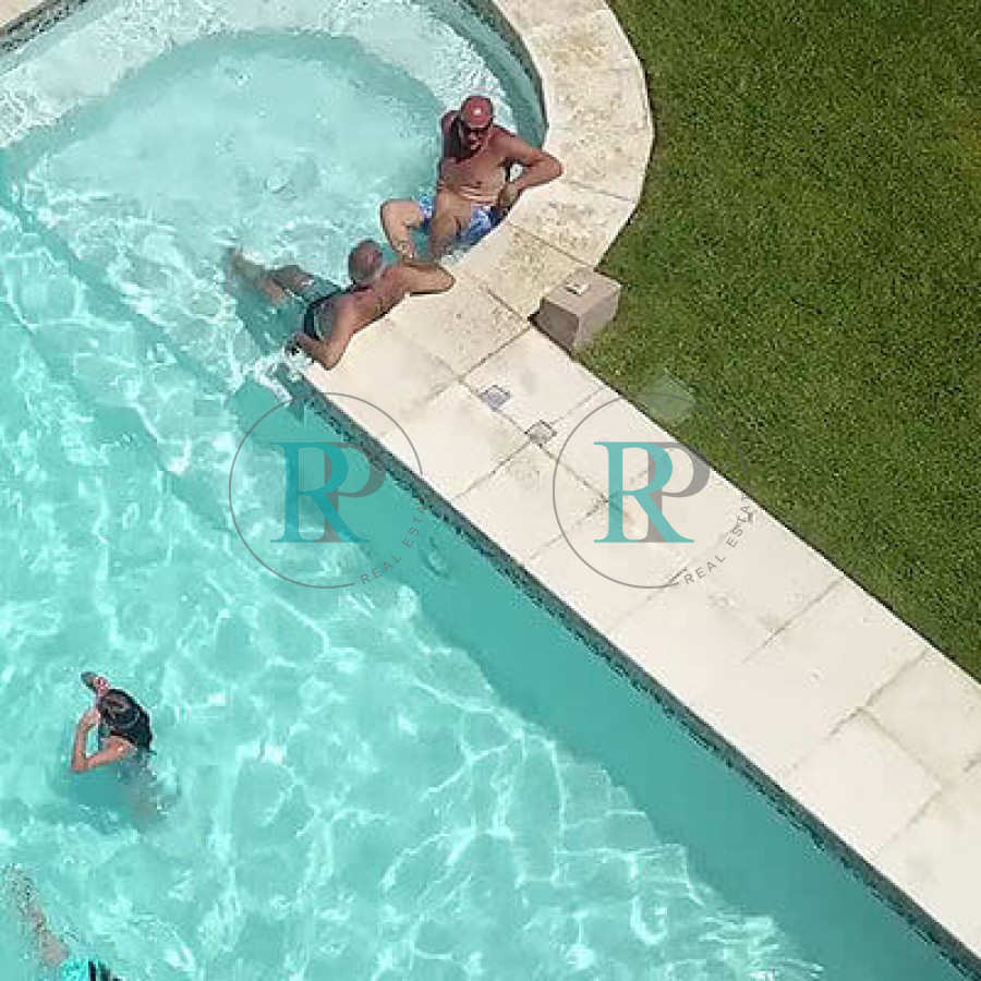 Casa ID.1106 - Duplex en Parque Pinares 