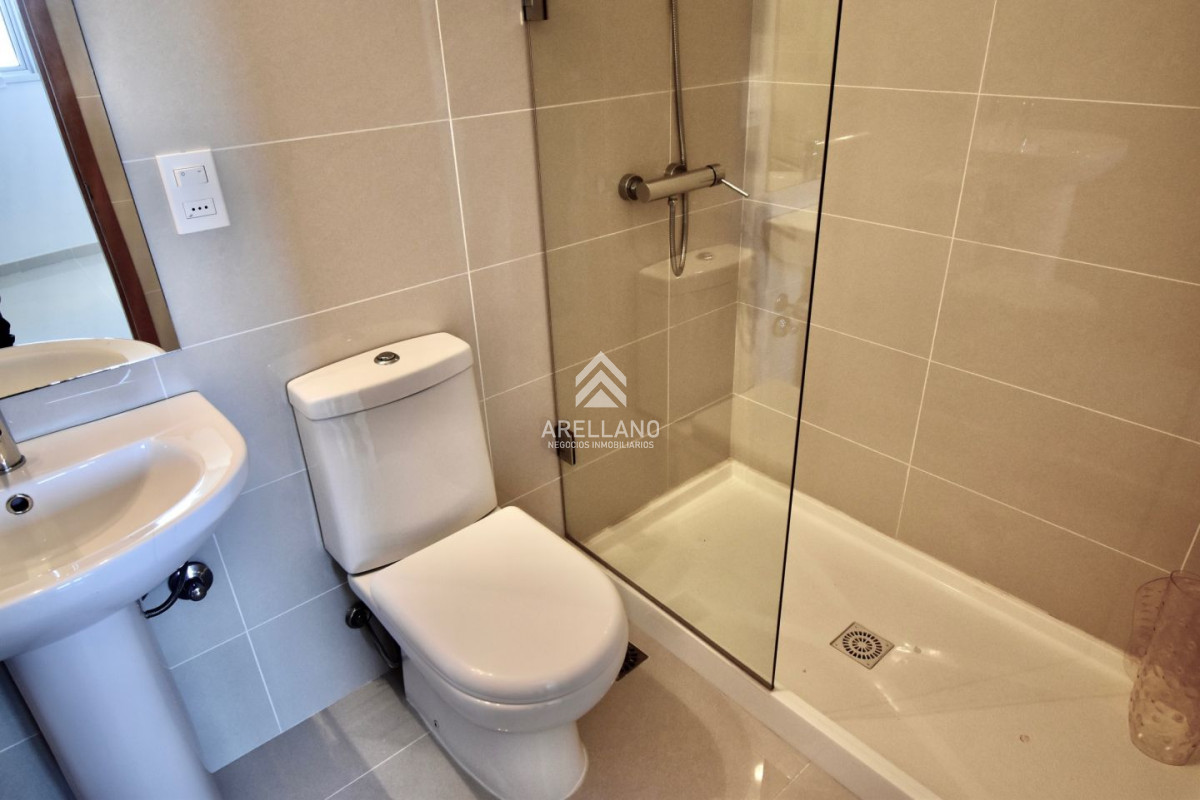 Apartamento ID.2304 - Venta apartamento Playa Mansa 3 dormitorios y dependencia 