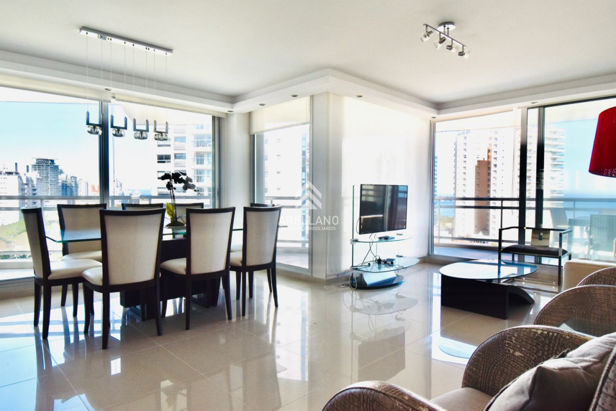 Apartamento ID.2304 - Venta apartamento Playa Mansa 3 dormitorios y dependencia 