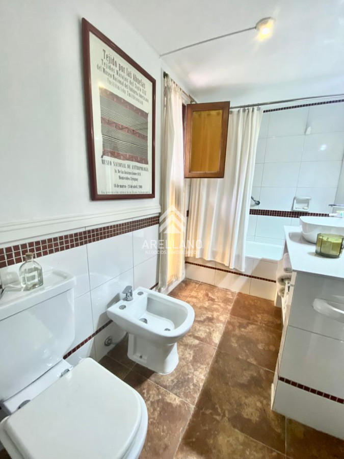 Casa ID.2735 - Casa en alquiler temporario Playa Mansa 3 dormitorios