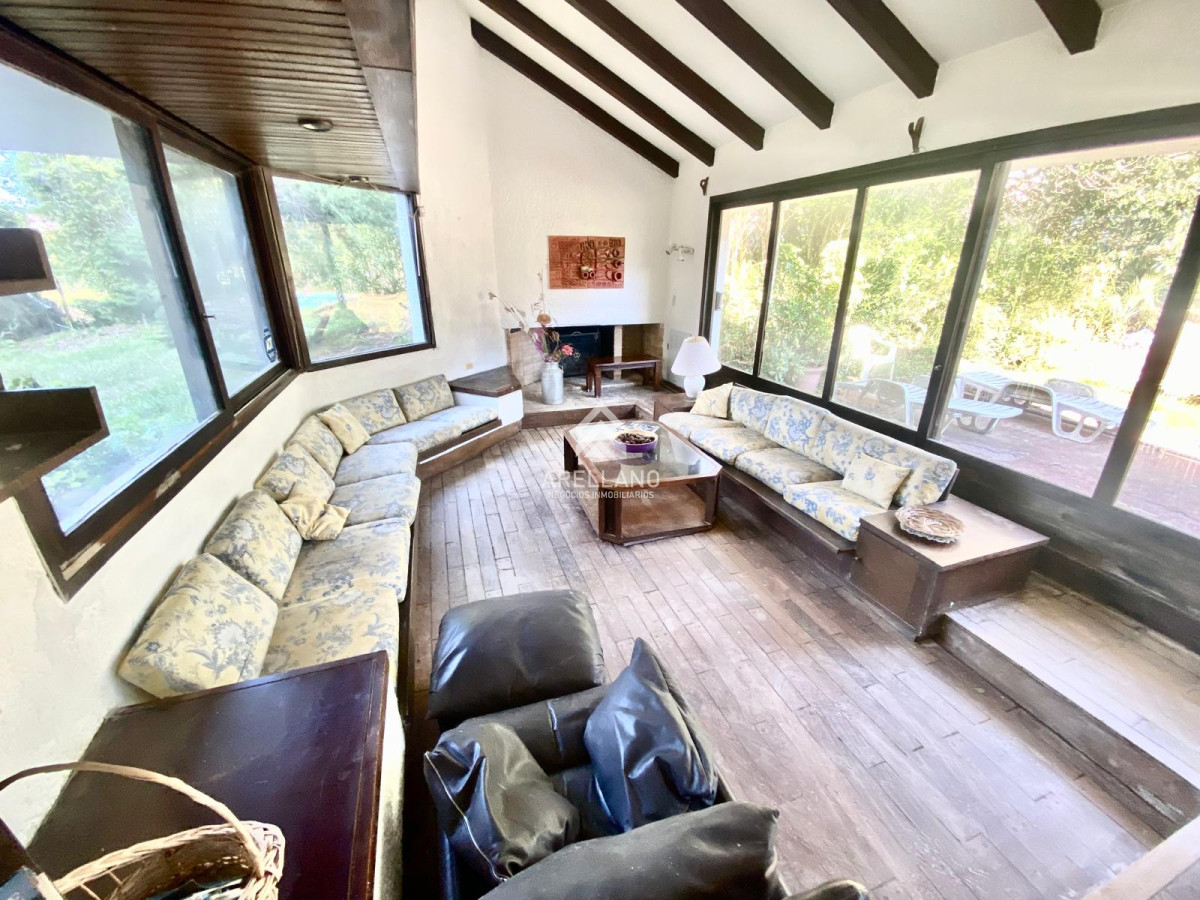Casa ID.3288 - Importante punto en alquiler!