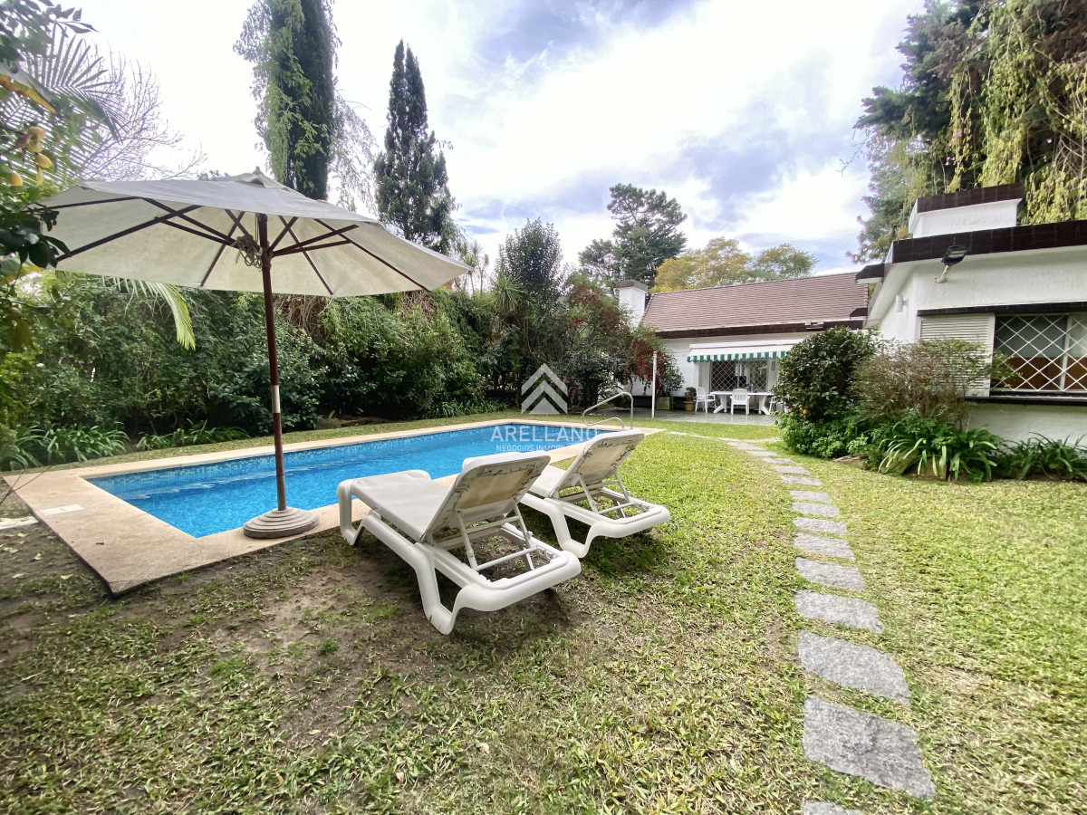 Casa ID.5019 - 4 dormitorios, Cantegril