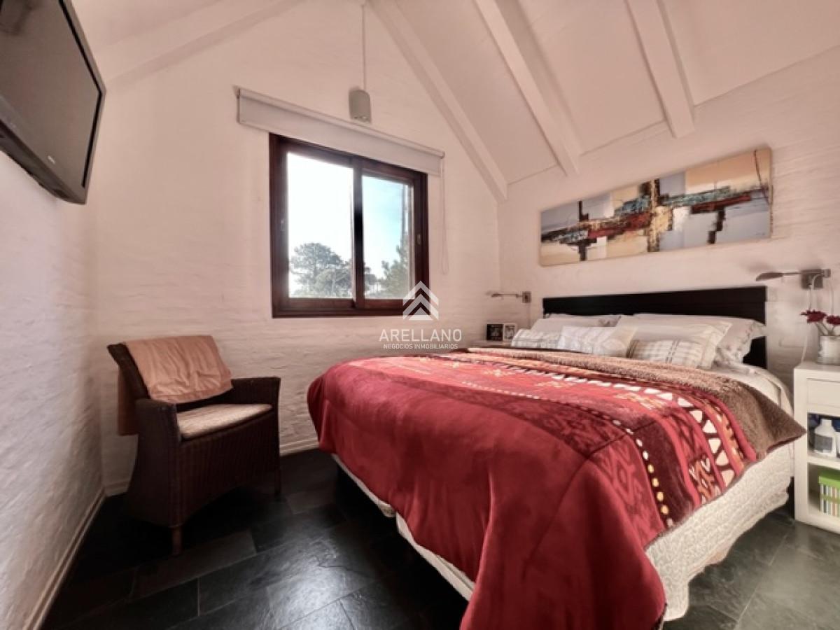 Casa ID.6031 - Casa en venta, punta del este, 2 dormitorios, Barrio privado parque pinares