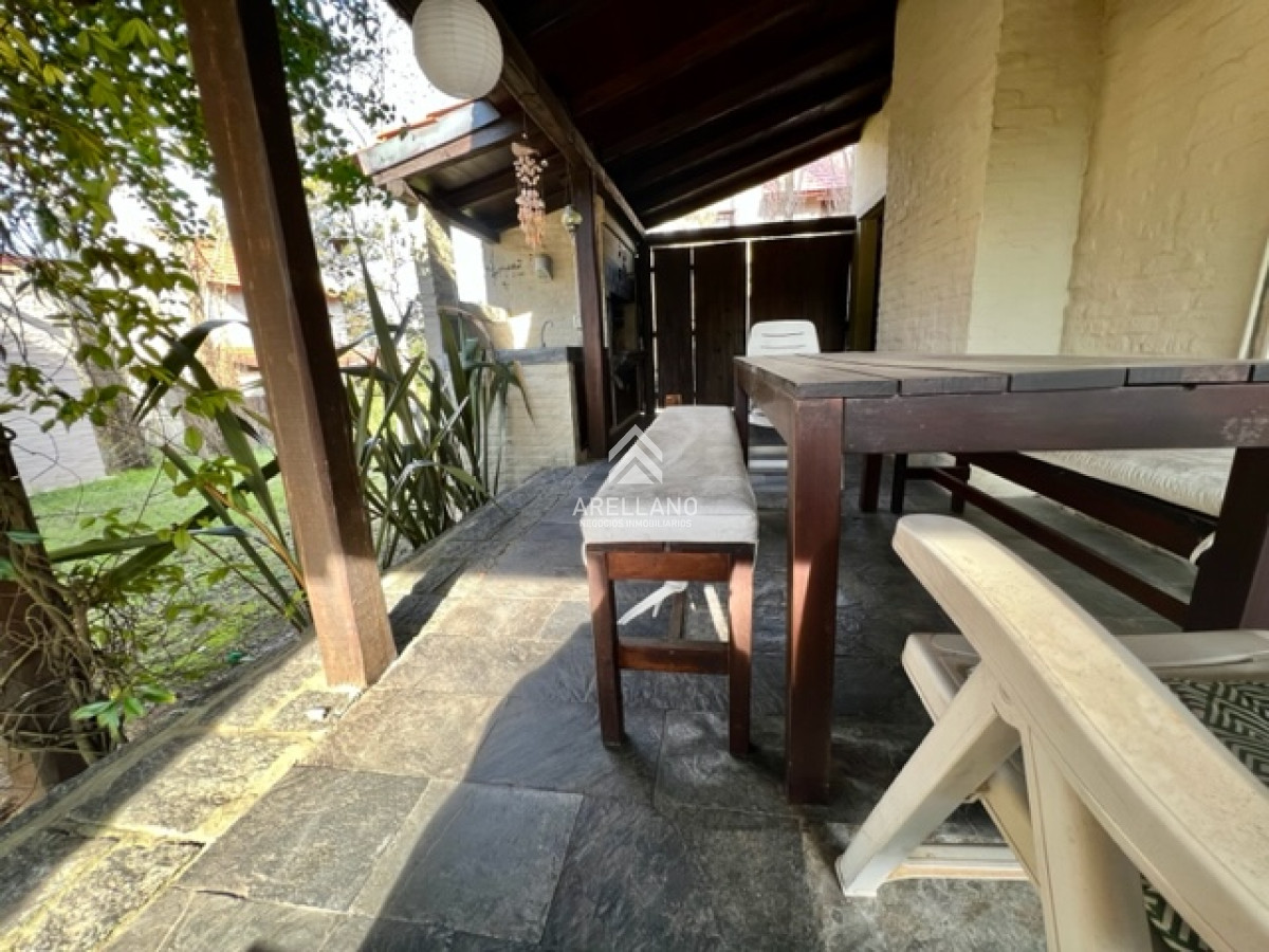 Casa ID.6031 - Casa en venta, punta del este, 2 dormitorios, Barrio privado parque pinares