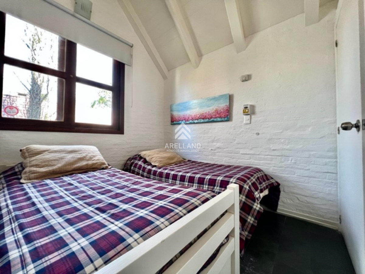 Casa ID.6031 - Casa en venta, punta del este, 2 dormitorios, Barrio privado parque pinares