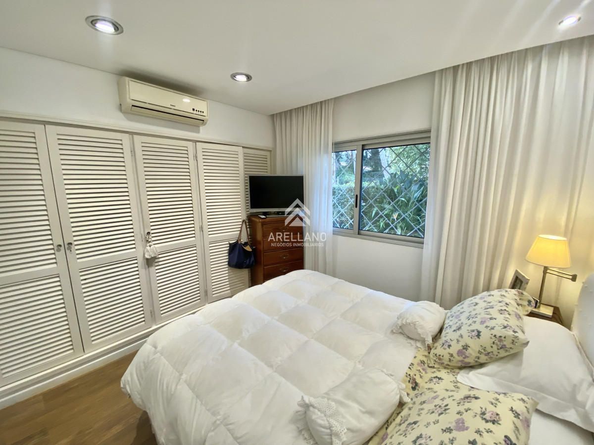Casa ID.5019 - 4 dormitorios, Cantegril