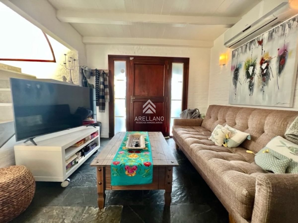 Casa ID.6031 - Casa en venta, punta del este, 2 dormitorios, Barrio privado parque pinares