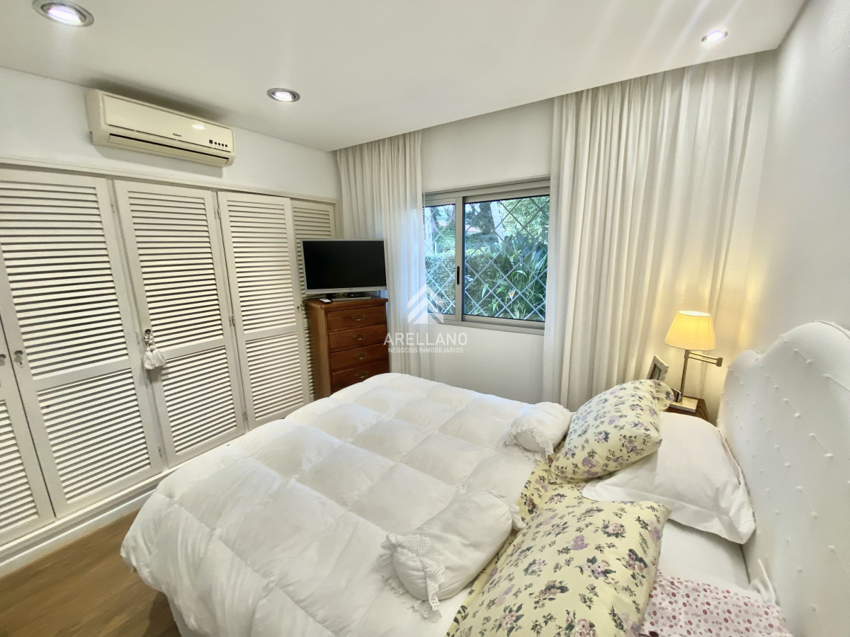 Casa ID.5019 - 4 dormitorios, Cantegril