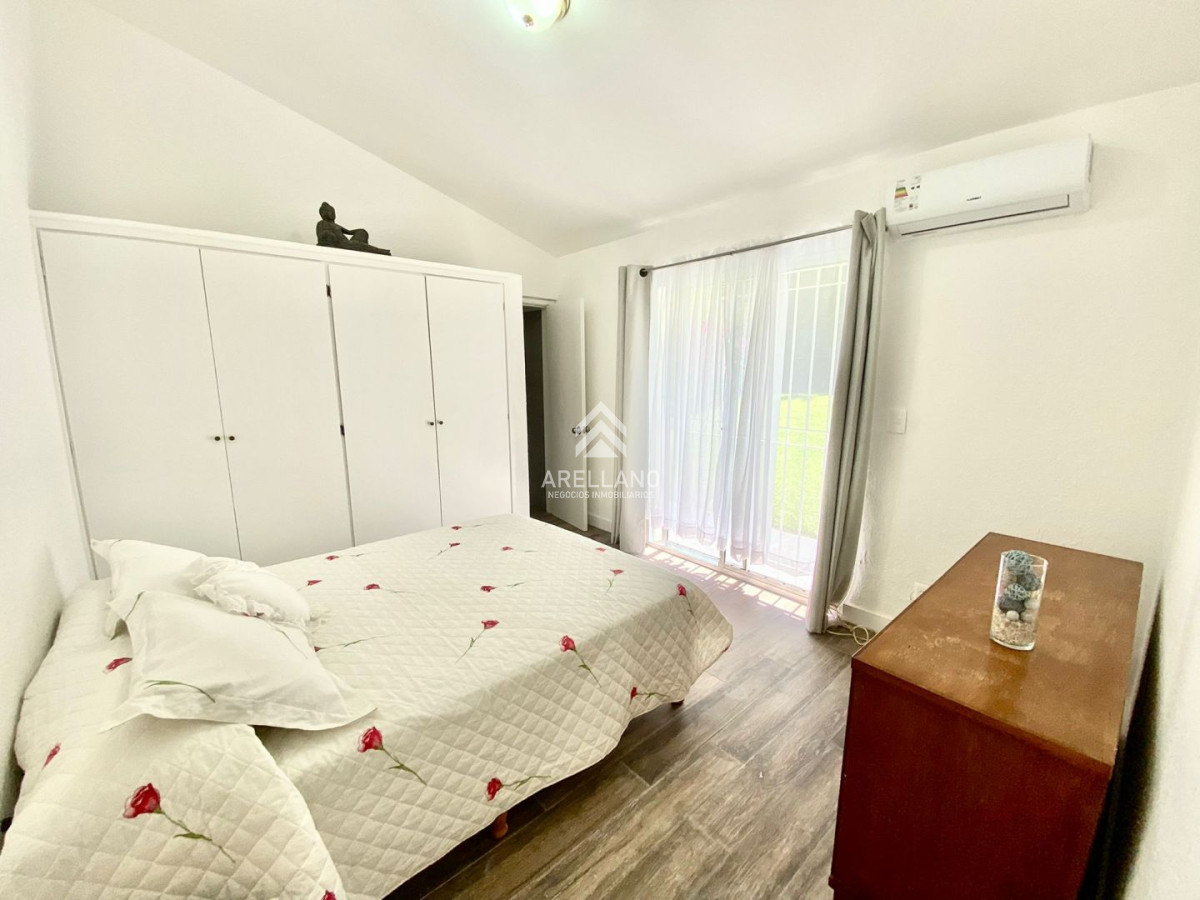 Casa ID.2863 - Casa en alquiler temporario Playa Mansa 4 dormitorios