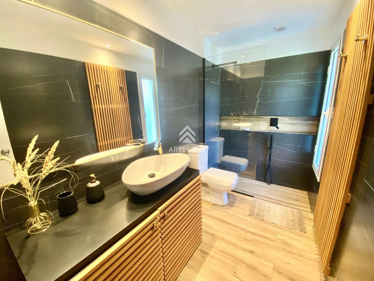 Casa ID.2863 - Casa en alquiler temporario Playa Mansa 4 dormitorios