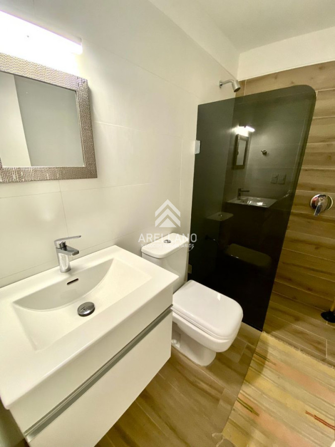 Casa ID.2863 - Casa en alquiler temporario Playa Mansa 4 dormitorios