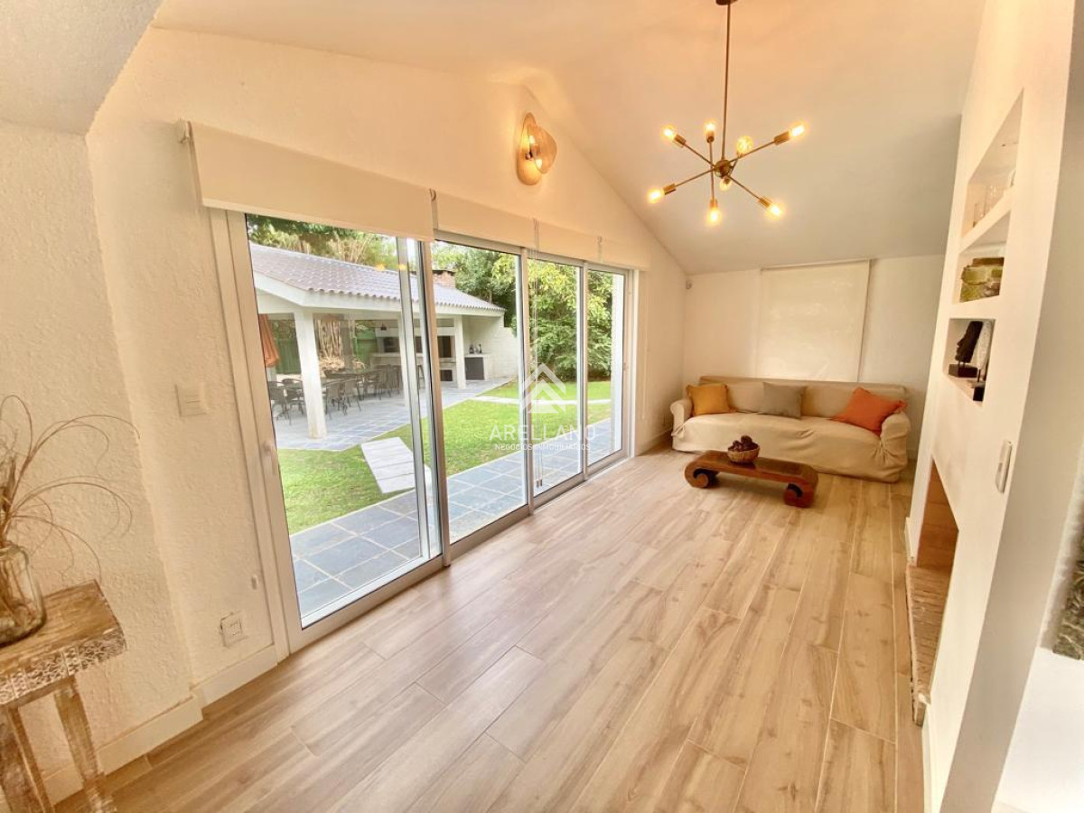 Casa ID.2863 - Casa en alquiler temporario Playa Mansa 4 dormitorios