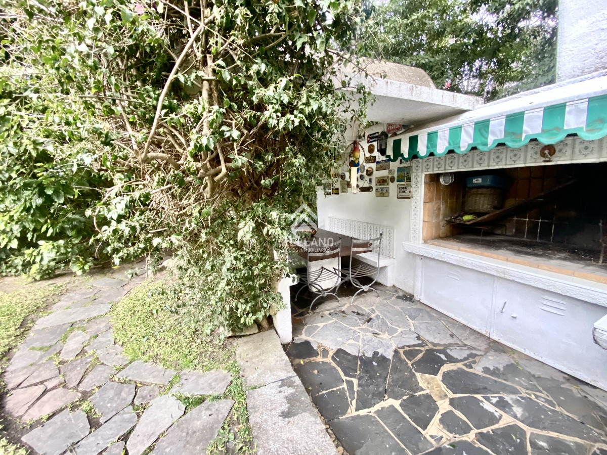 Casa ID.5019 - 4 dormitorios, Cantegril