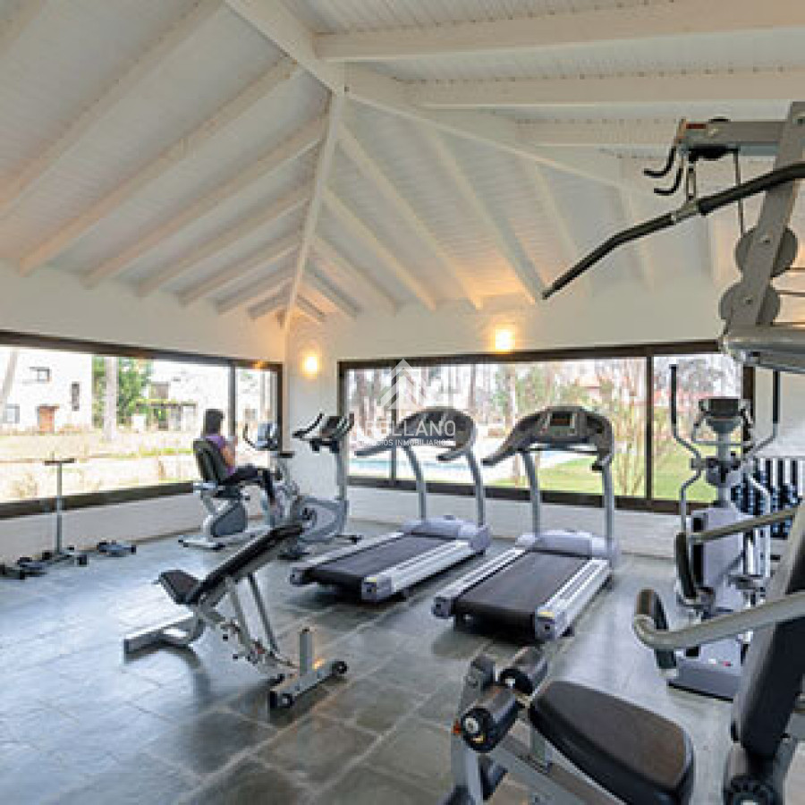 Casa ID.6031 - Casa en venta, punta del este, 2 dormitorios, Barrio privado parque pinares