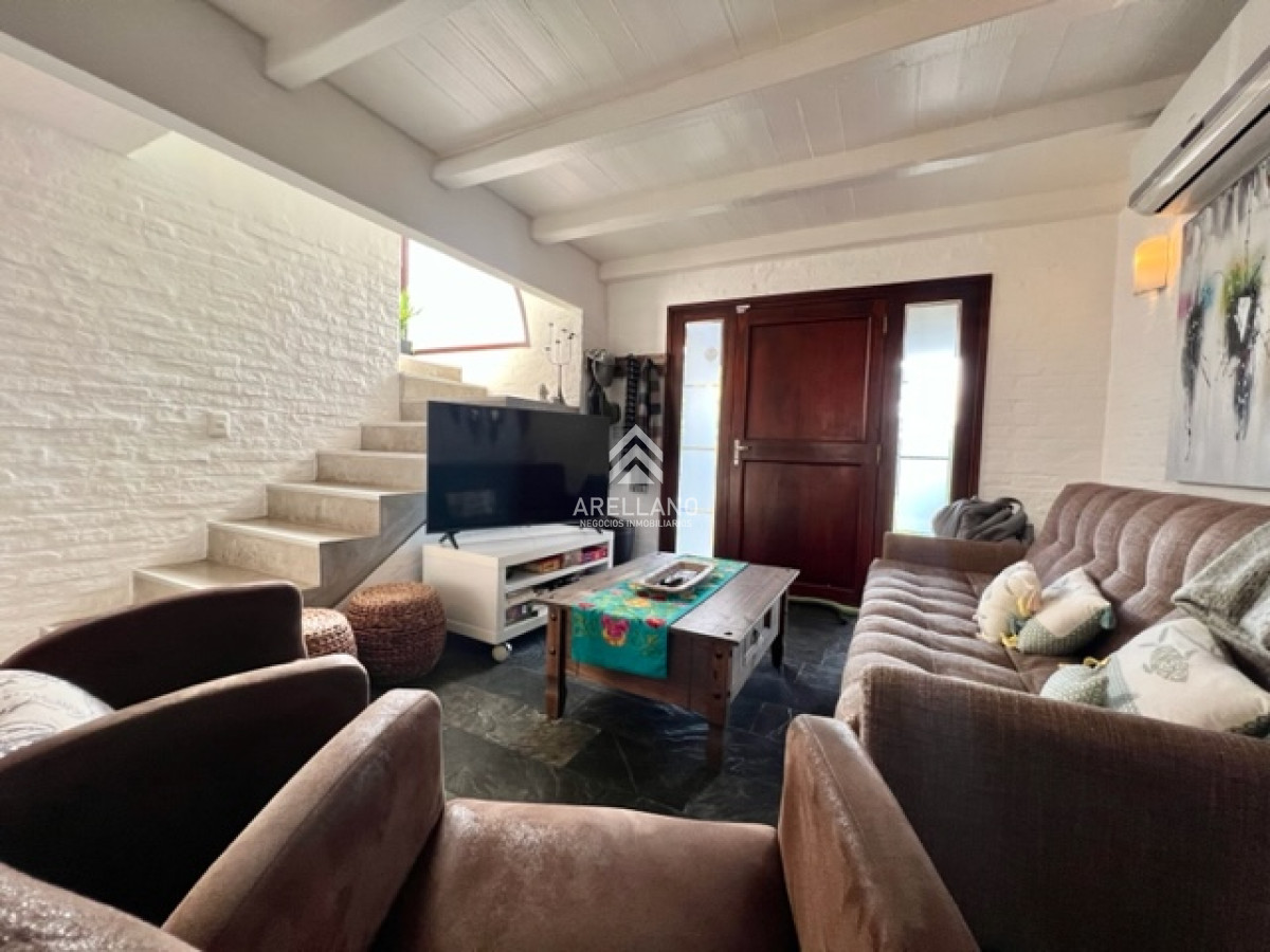 Casa ID.6031 - Casa en venta, punta del este, 2 dormitorios, Barrio privado parque pinares