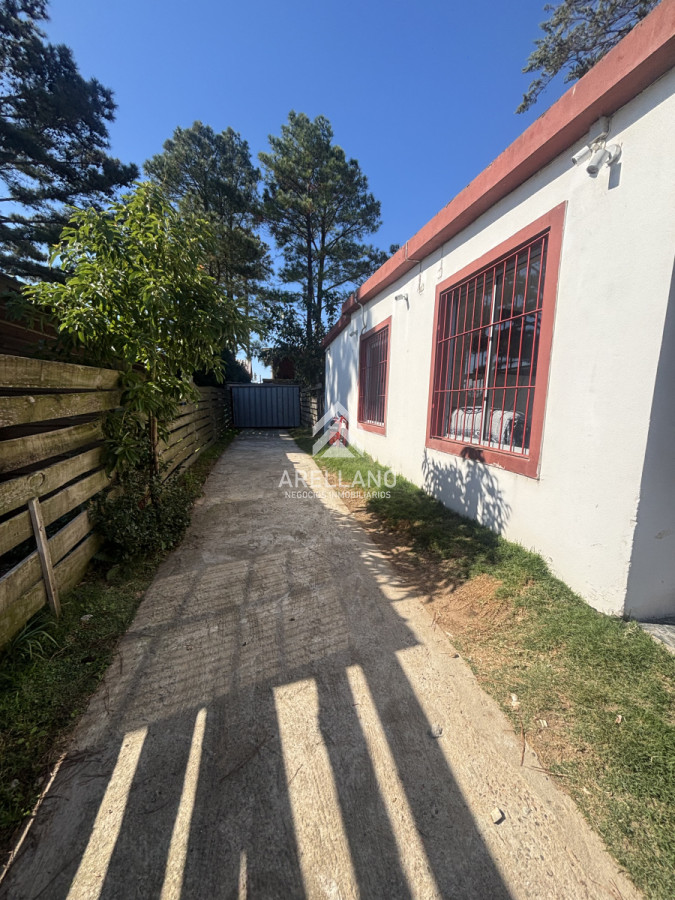 Casa ID.4610 - Oportuinda en venta! Casa solida de construccion tradicional en barrio super tranquilo, 3 dormitorios Maldoando Punta del Este