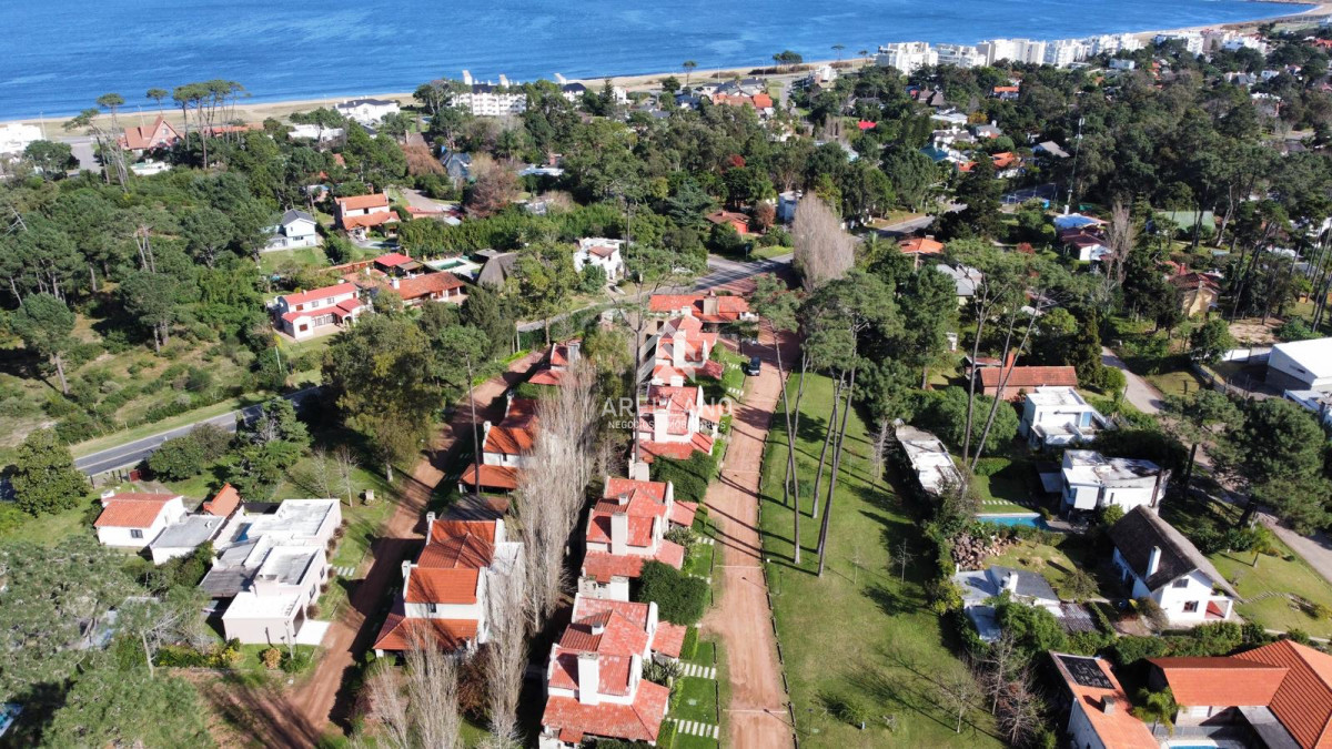 Terreno ID.6030 - GRAN OPORTUNIDAD LOTE EN BARRIO PRIVADO A 200 MTS DEL MAR EN PLAYA MANSA CON TODOS LOS SERVICIOS