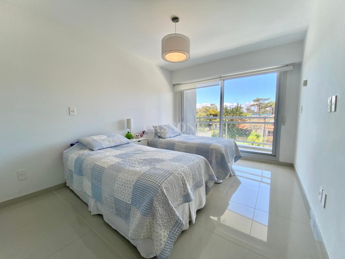 Apartamento ID.2295 - APARTAMENTO EN VENTA SUNRISE TOWER 2 DORMITORIOS MAS SERVICIO PUNTA DEL ESTE