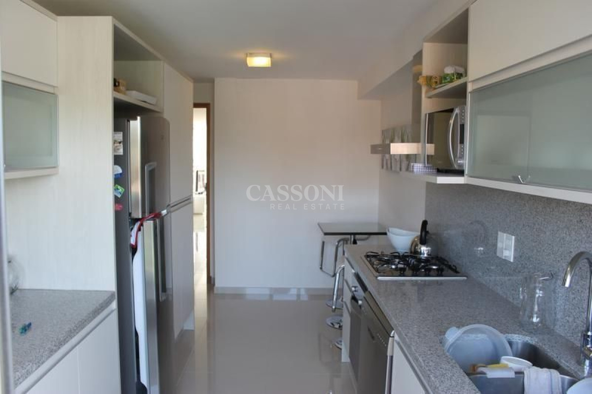 Apartamento ID.2295 - APARTAMENTO EN VENTA SUNRISE TOWER 2 DORMITORIOS MAS SERVICIO PUNTA DEL ESTE