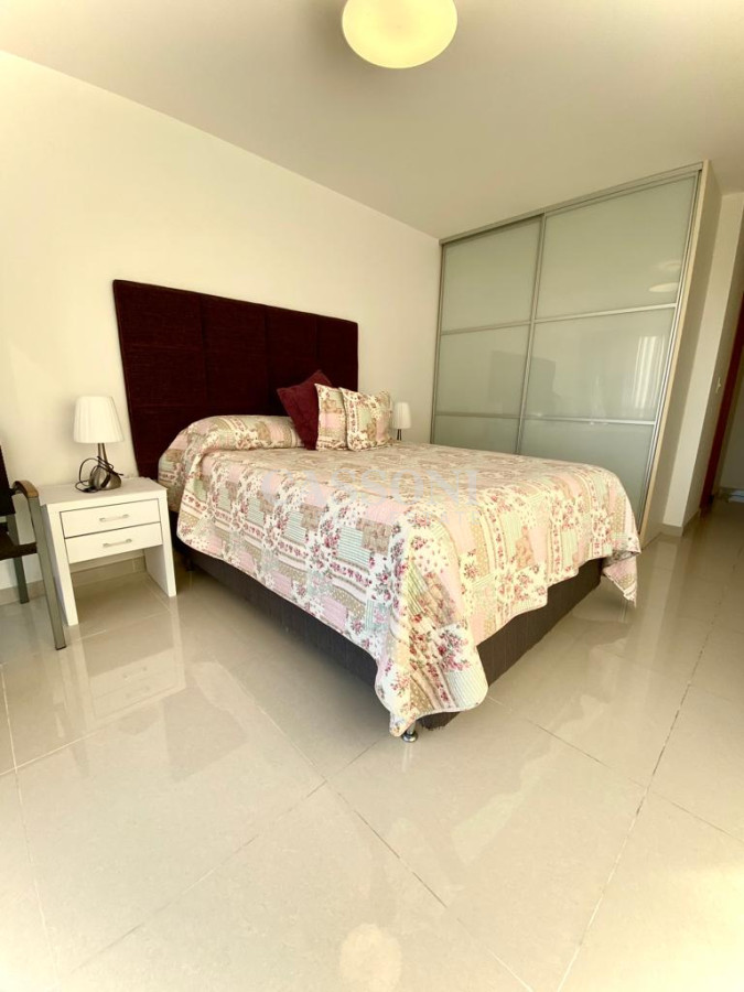 Apartamento ID.881 - Apartamento en Venta Playa Mansa 3 dormitorios Sunrise Tower