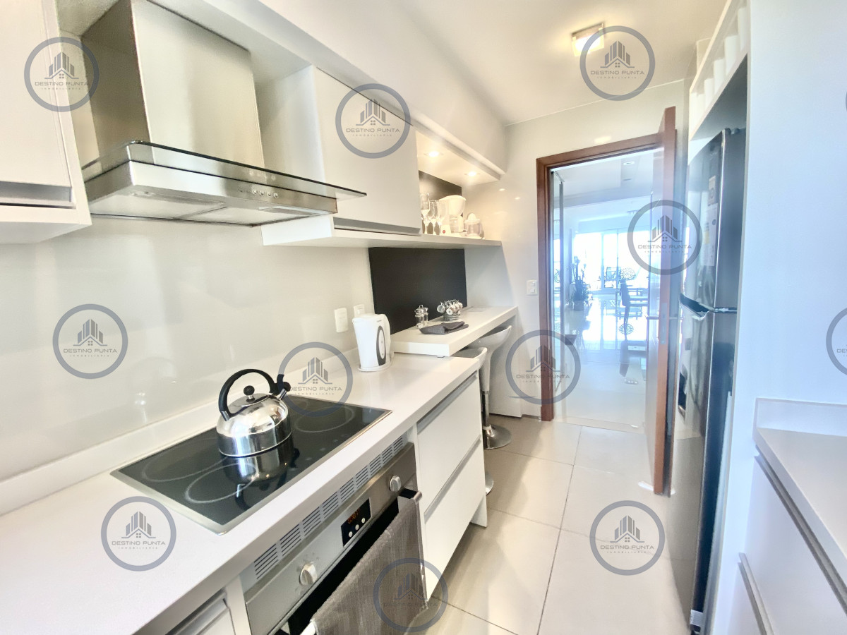 Apartamento ID.1305 - Moderno Apartamento de 2 Dormitorios en Playa Mansa - Venta y Alquiler Anual