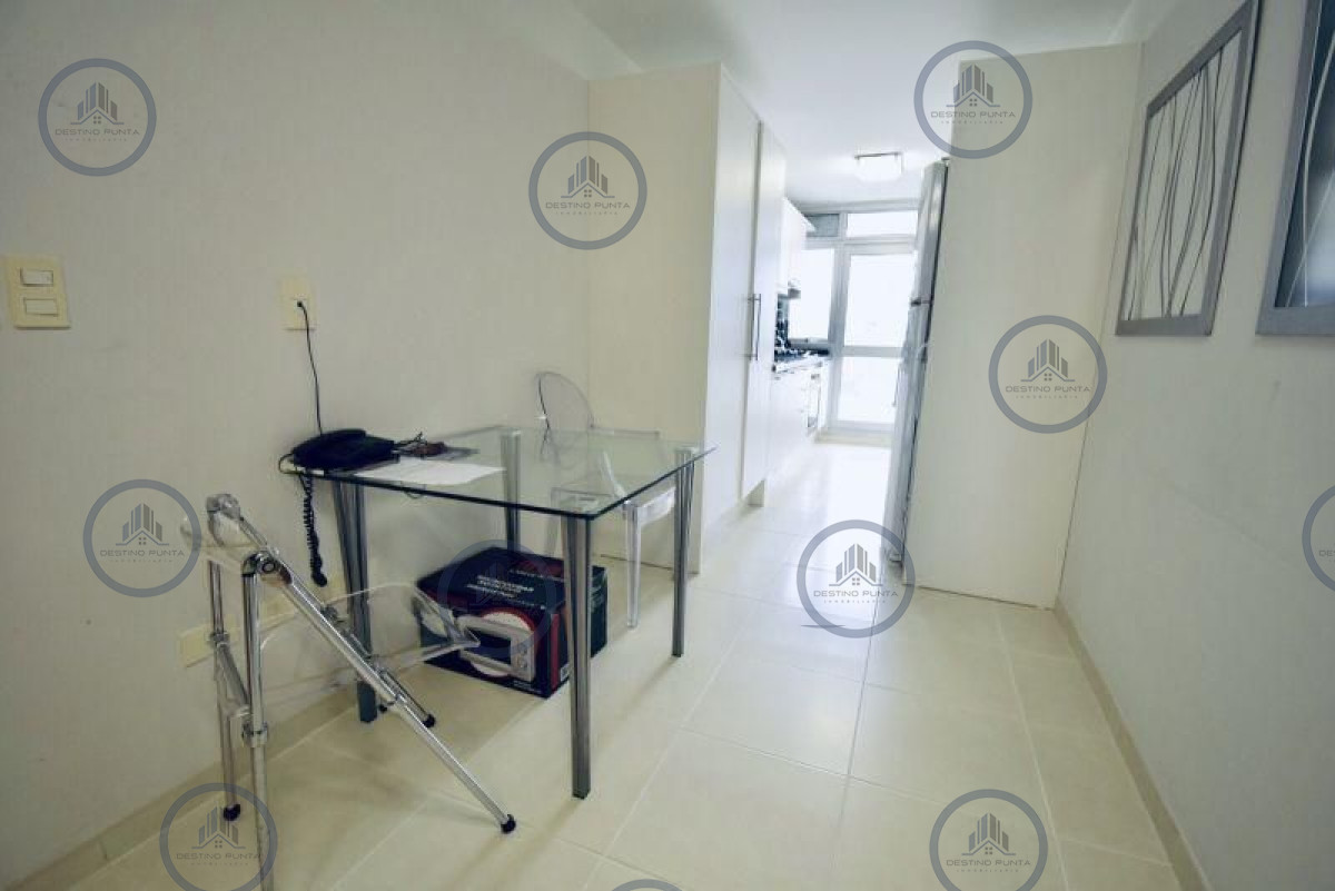 Apartamento ID.1116 - Apartamento en Playa Mansa, 3 Dormitorios 