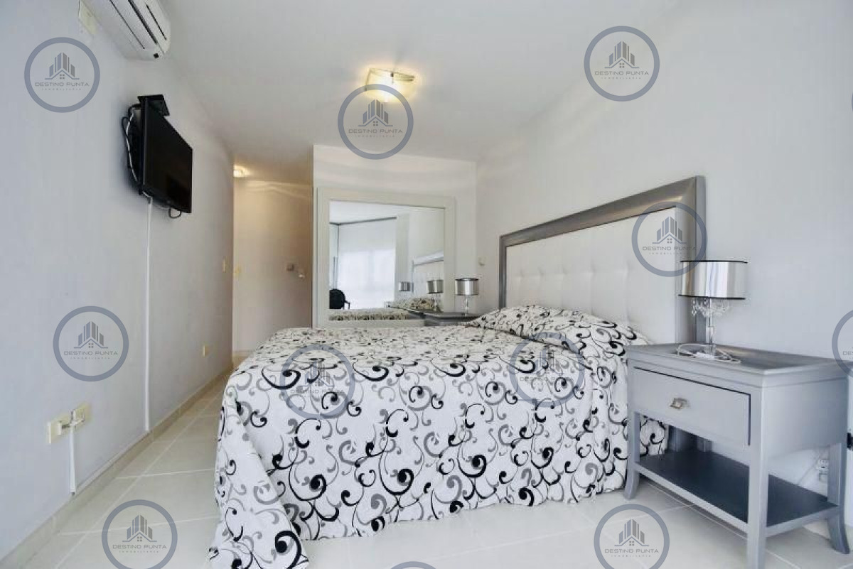 Apartamento ID.1116 - Apartamento en Playa Mansa, 3 Dormitorios 