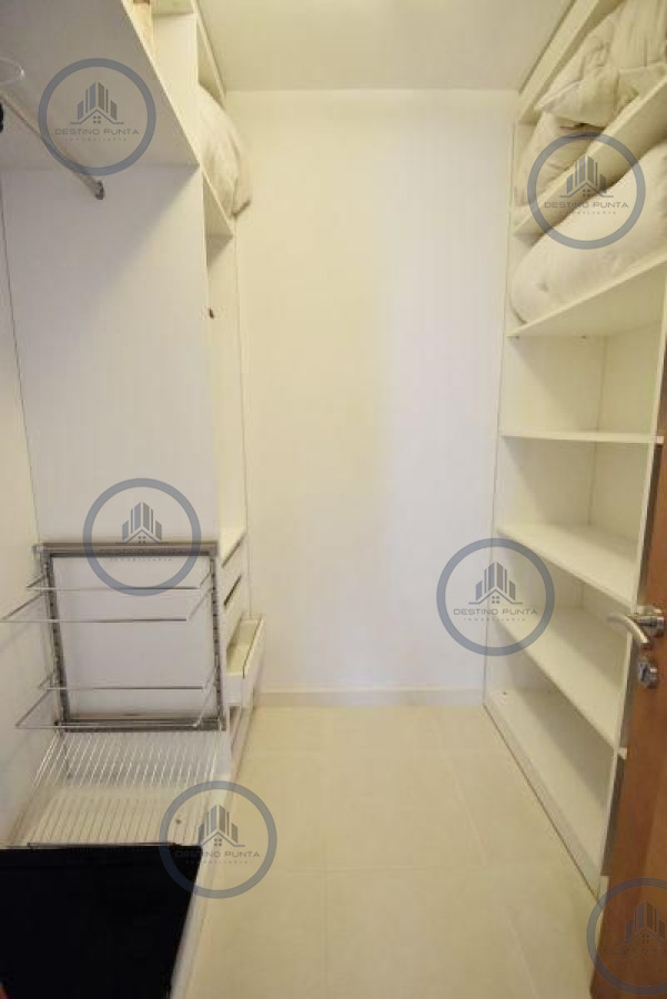 Apartamento ID.1116 - Apartamento en Playa Mansa, 3 Dormitorios 